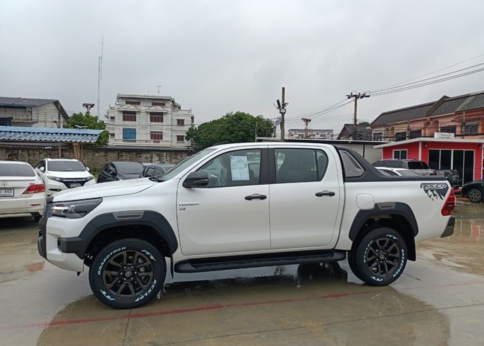 2022 TOYOTA HILUIX ROCCO